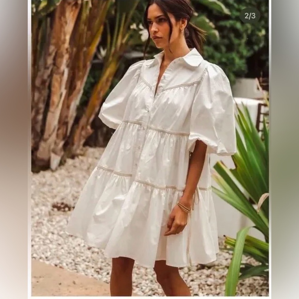 Elegant White Tiered Puff-Sleeve Dress